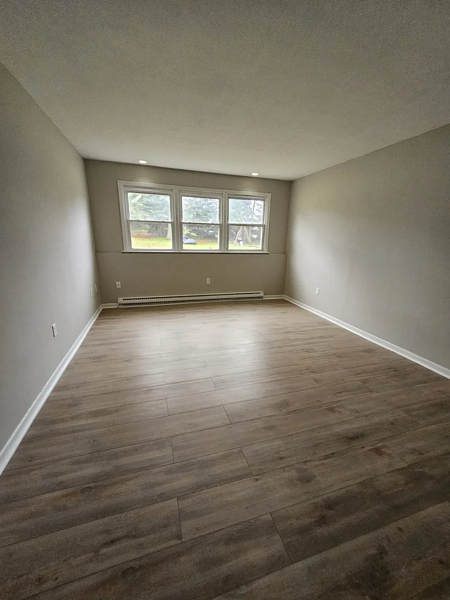Building Photo - 47 Barnes Ave #5B