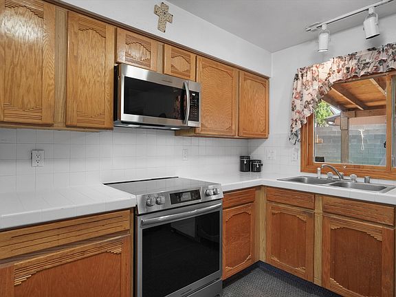 5th image of 6908 Luella Anne Dr NE