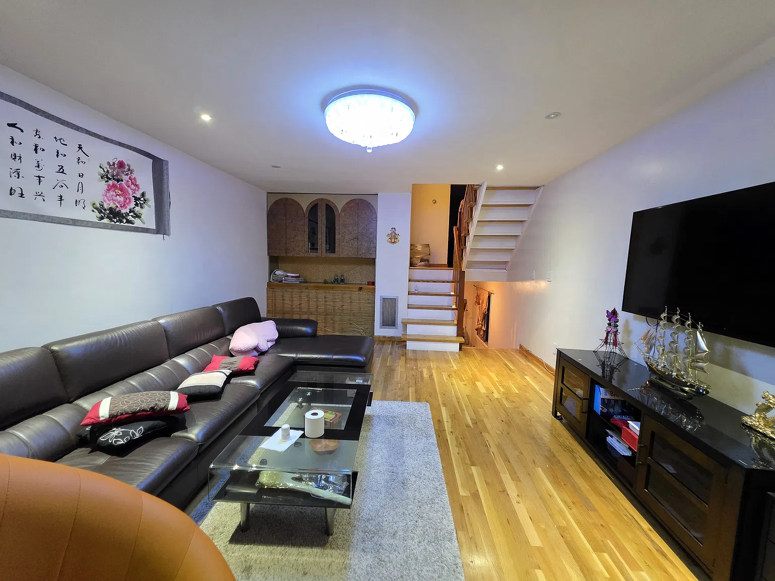4 bed, 1.5 bath, $3,500 — Photo 3
