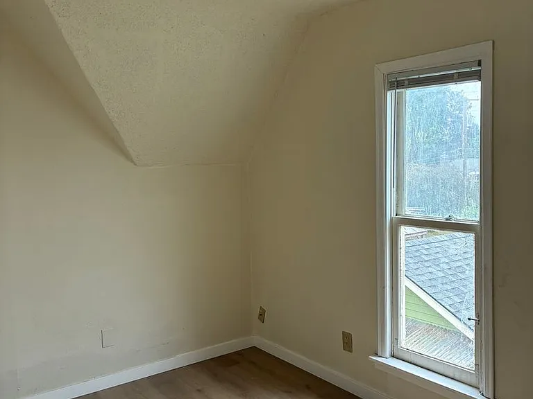 2204 B St — Photo 3