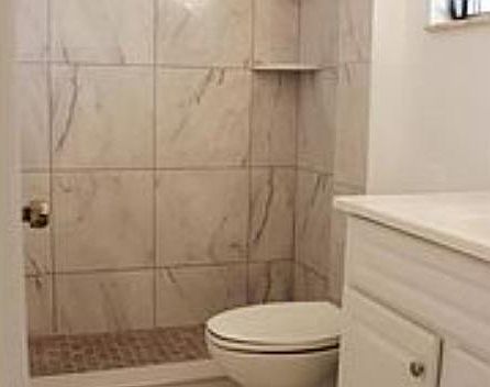 4th image of 2323 SE 18th St