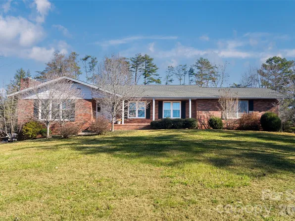 15 Lackey Ln, Asheville, NC 28804