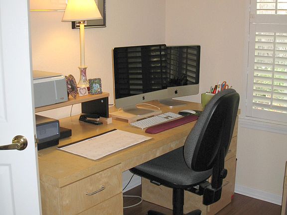 Office/Den/4th Bedroom