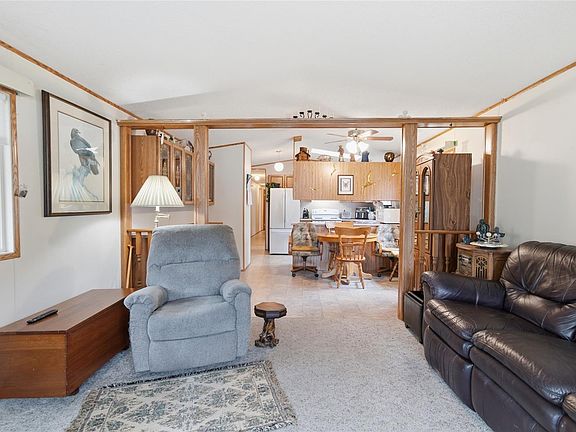 3rd image of 10325 Lakeshore Rd #67