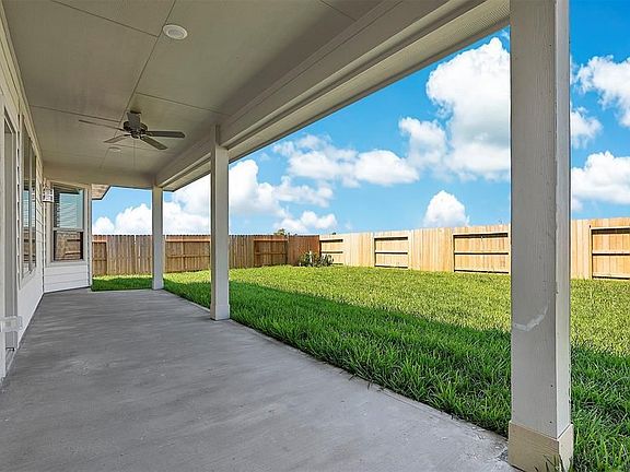 4th image of 8439 Oceanmist Cove Dr