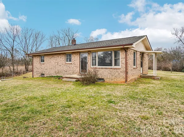 277 Powell St, Hendersonville, NC 28792