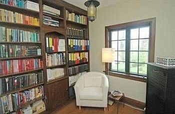 4th image of 3915 Ledgewood Dr