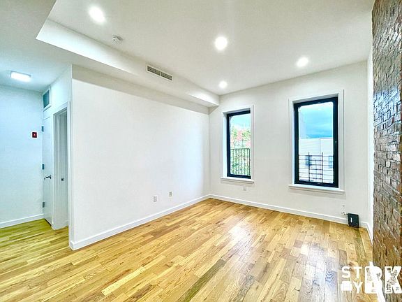 3rd image of 1296 Putnam Ave #3L