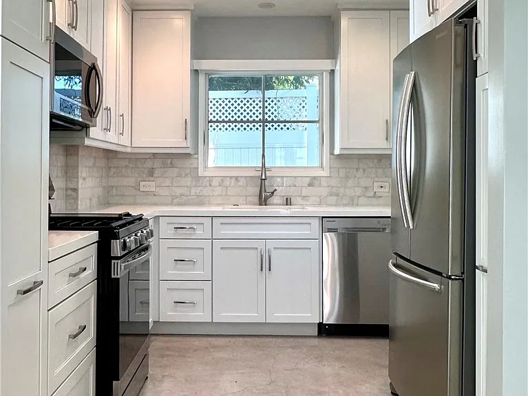 1820 1/2 S Wooster St — Photo 19