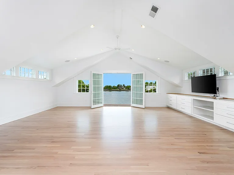81 Roton Ave — Photo 33
