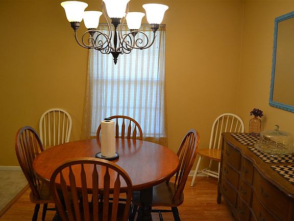 5th image of 107 Sherwood Dr