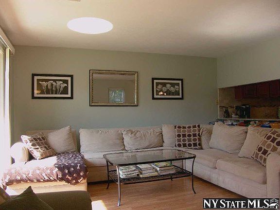 5th image of 590 Haig St APT 107