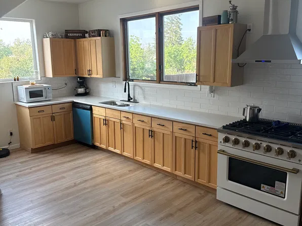 2101 S 4th Ave, Cheyenne, WY 82007