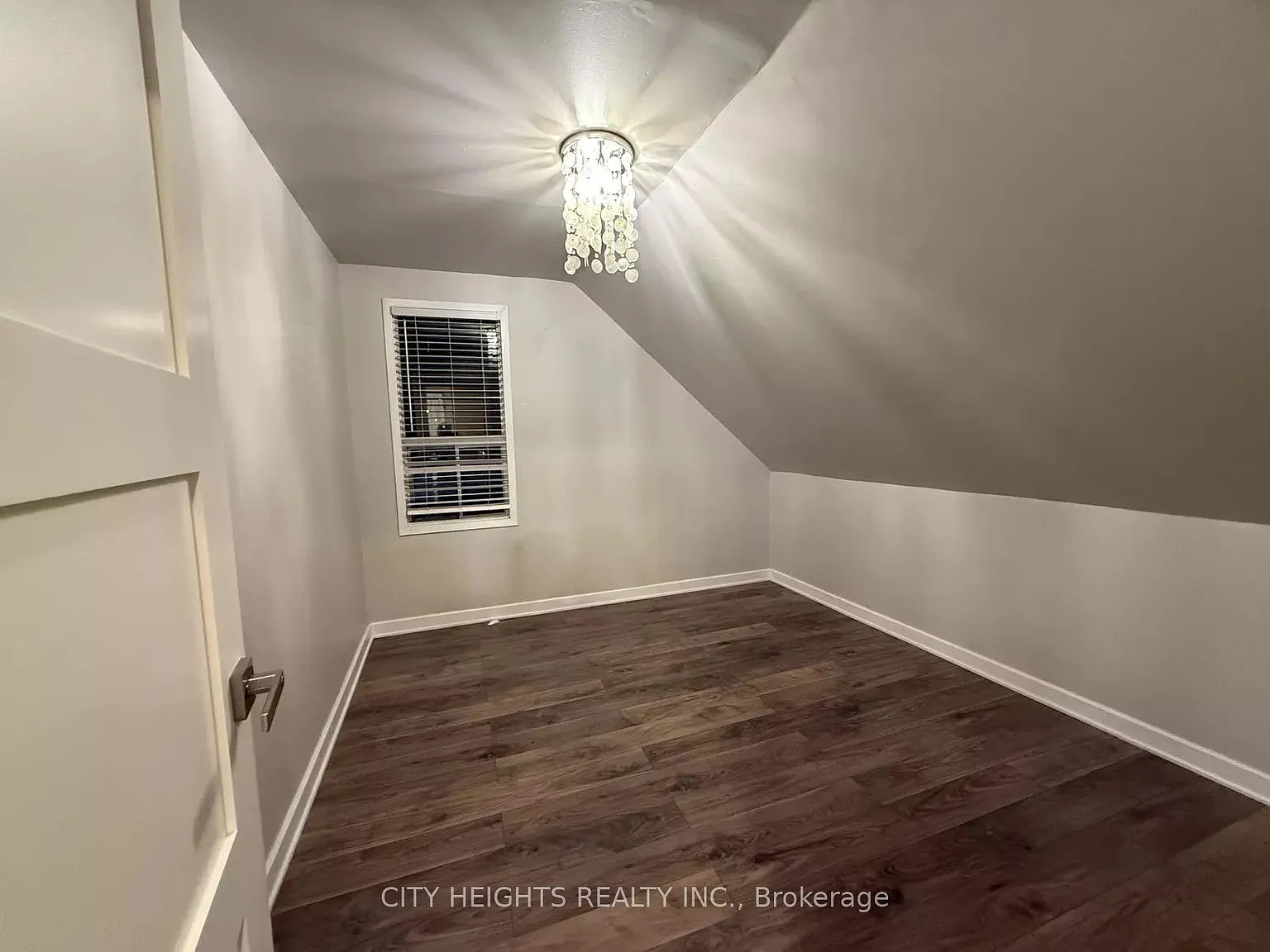 3 bed, $2,700 — Photo 4