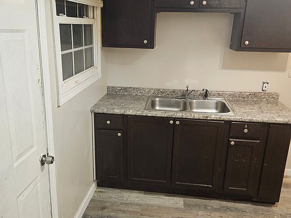 3rd image of 14 Lambert Dr