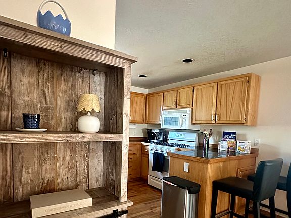 Kitchen entry