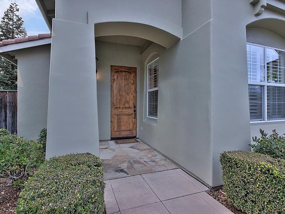 5th image of 915 Da Vinci Cir
