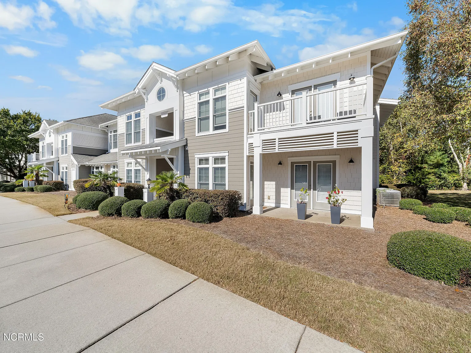 3 bed, 3.0 bath, $3,000 — Photo 1