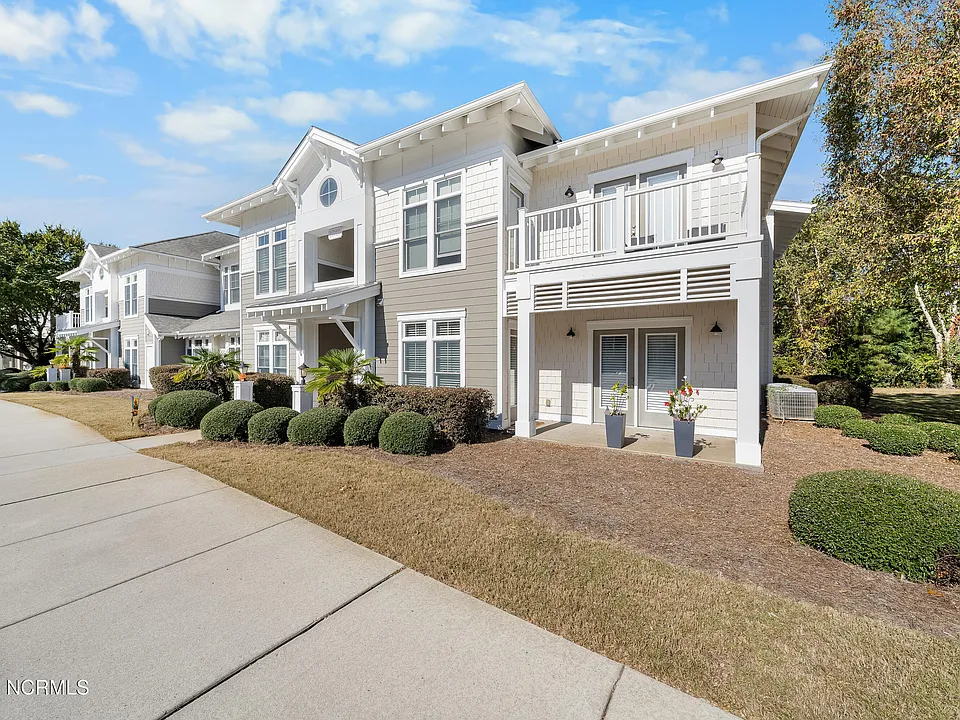 2537 Saint James Dr SE #807