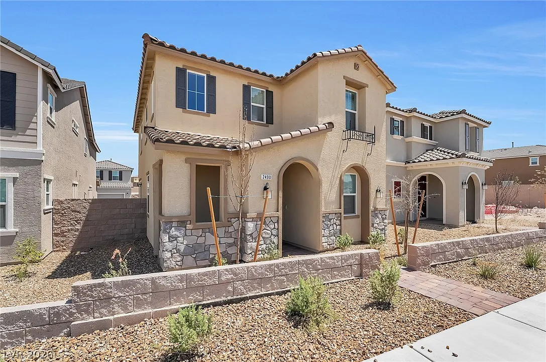 4 bed, 3.0 bath, 2040 sqft, $2,685 — Photo 3