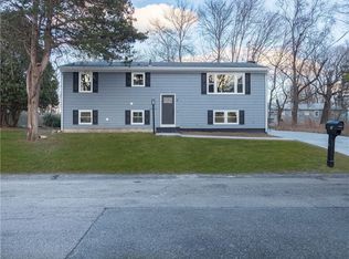 2 Sandalwood Ct, Coventry, RI 02816