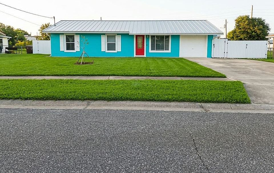 1st image of 1319 Manor Dr