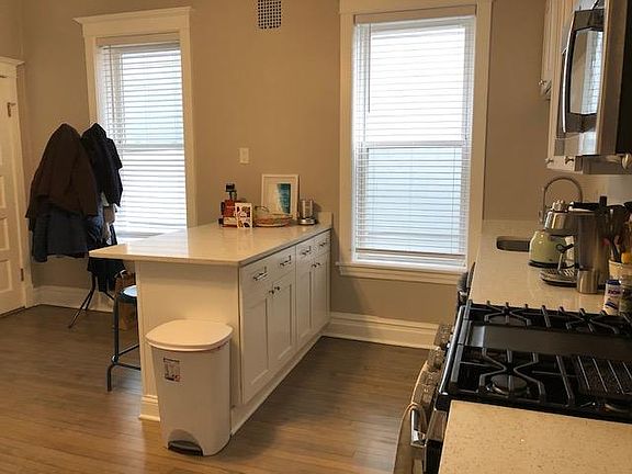 2nd image of 2227 N Leavitt St #1F