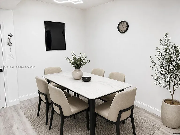 18800 NE 29th Ave #405 — Photo 4