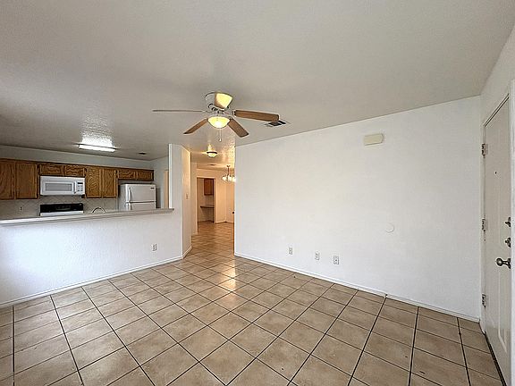 3rd image of 931 Rosewood Dr #A
