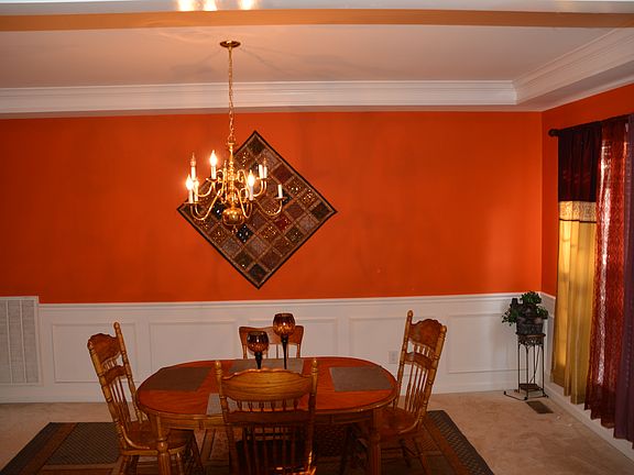 5th image of 203 River Bend Ln