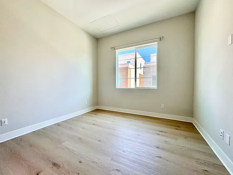 333 Sawbuck — Photo 23