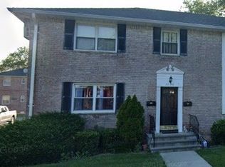 82-56 Langdale St, New Hyde Park, NY 11040