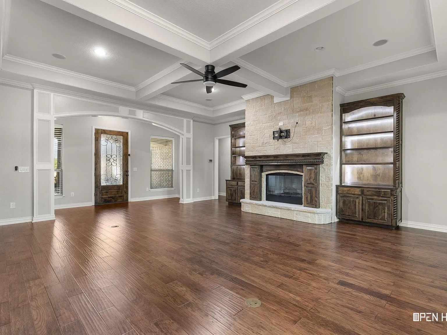 4 bed, 2.5 bath, 2810 sqft, $3,495 — Photo 4