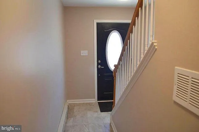 4 bed, 3.5 bath, 3142 sqft, $3,400 — Photo 2