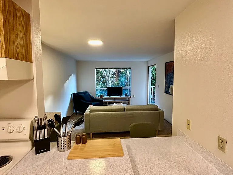 Kelly Anne Apartments — Photo 49