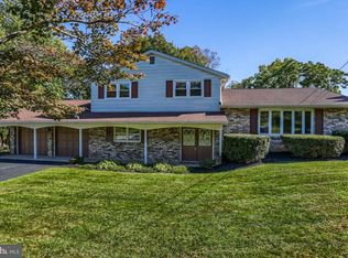 2051 Garnet Rd, York, PA 17403