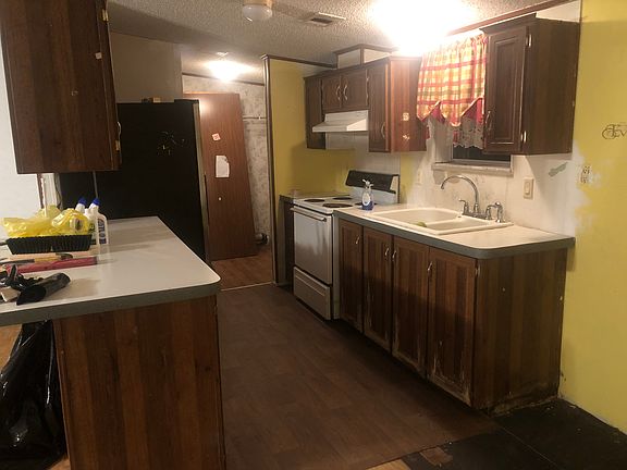 4th image of 9935 Dillon Ave