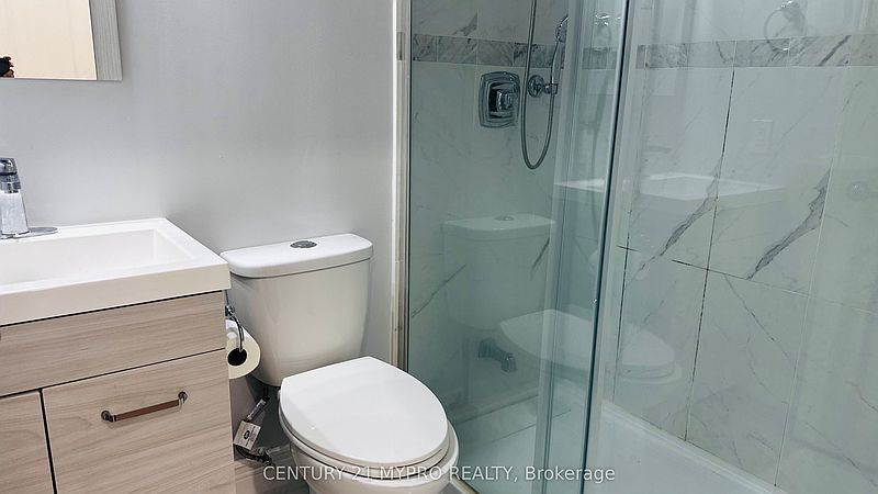 Richmond Hill Townhouse for rent - 4 Bedrooms — photo 32