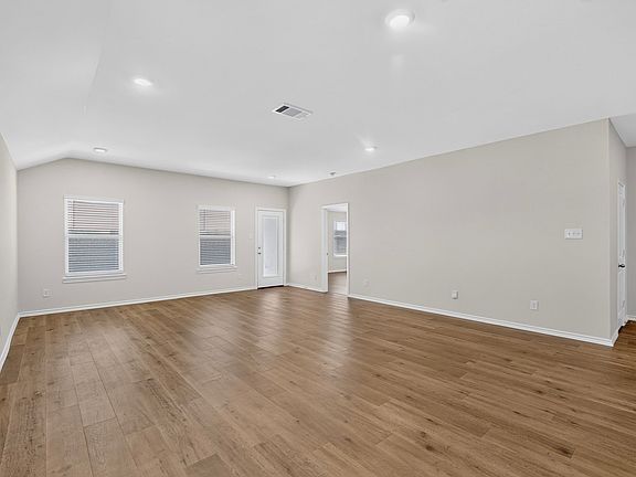 4th image of 309 Banner Ave