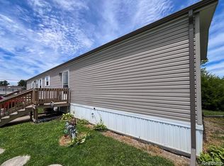 321 Prairie Cir, Carleton, MI 48117