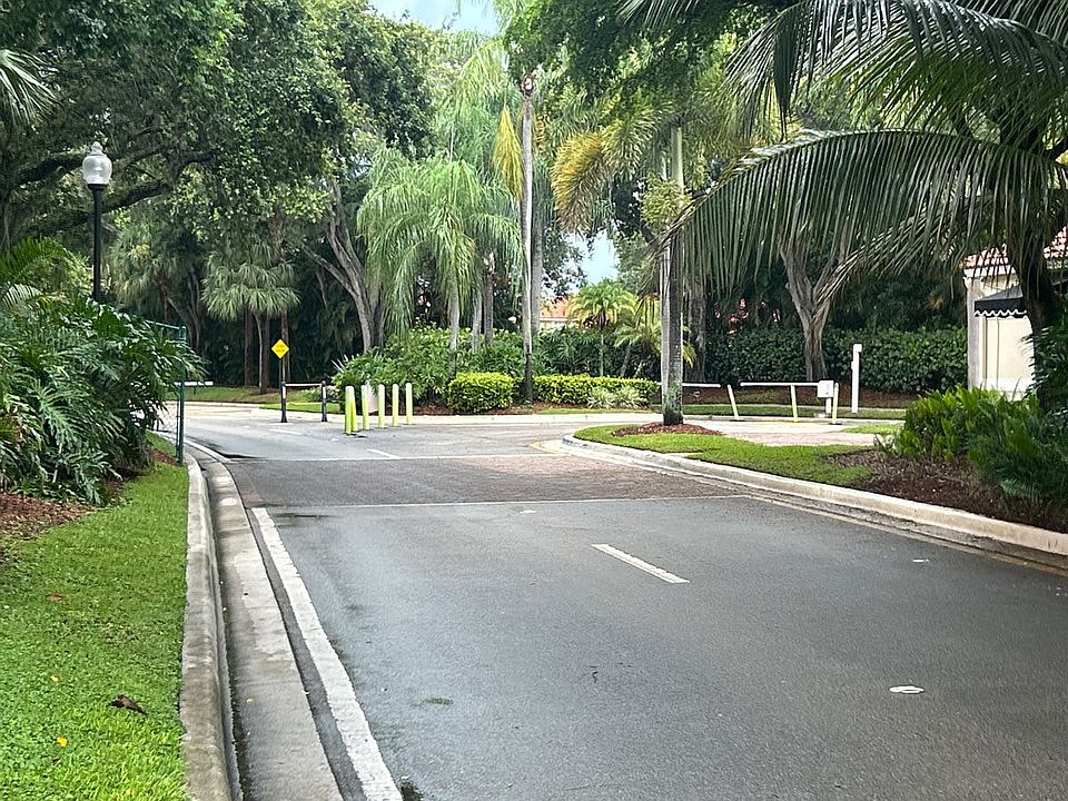 2nd image of 1014 Via Jardin