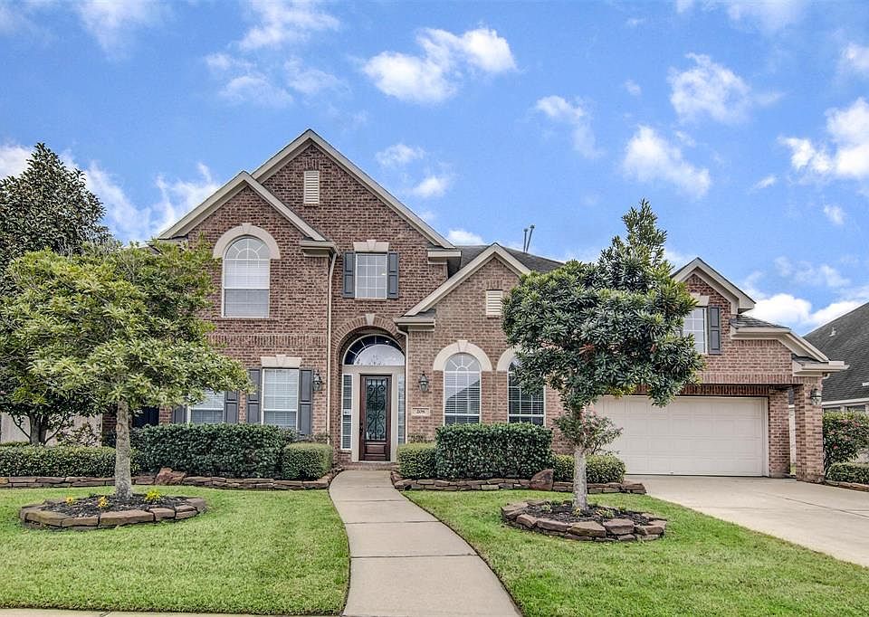 1st image of 208 Mesquite Falls Ln