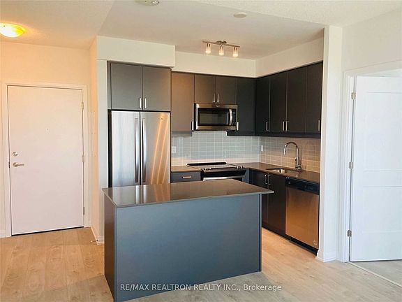 5th image of 7895 Jane St #1914