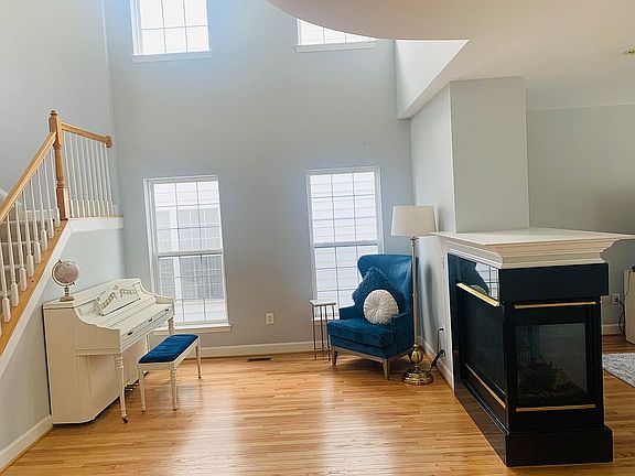 4th image of 14297 Bakerwood Pl