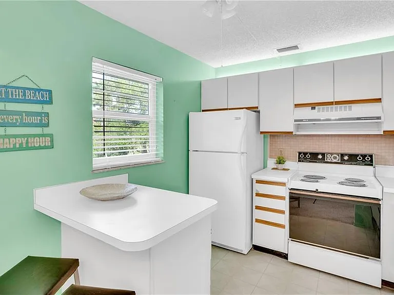 6 Vista Palm Ln #202 — Photo 7