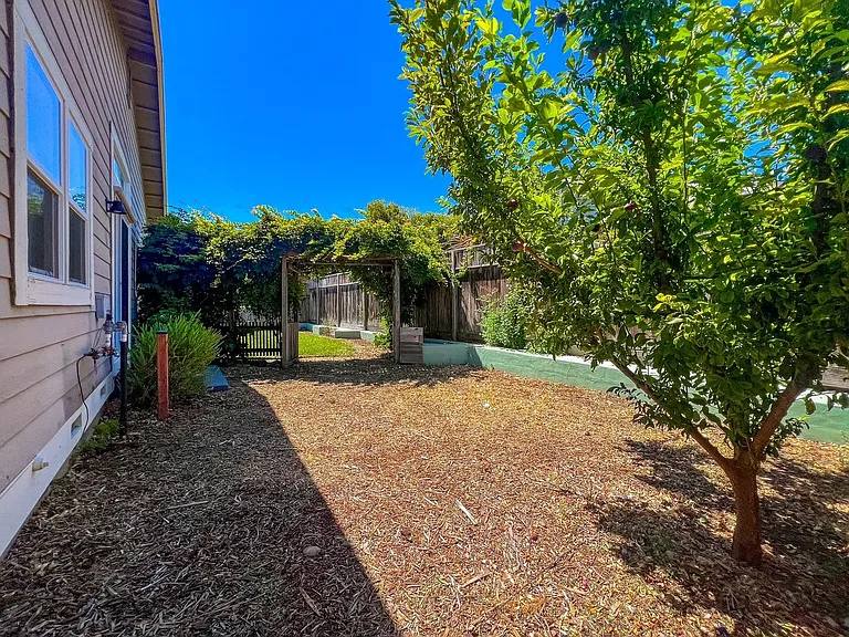 53 Wine Press Way — Photo 36