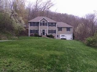 43 Champeaux Rd, Sturbridge, MA 01518