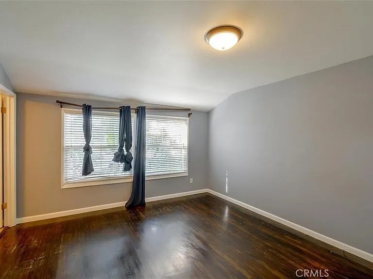 8512 Remmet Ave — Photo 20