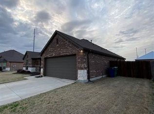 1111 Serendipity Cir, Sanger, TX 76266