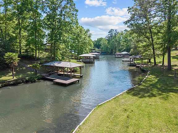 3rd image of 103 Little River Dr